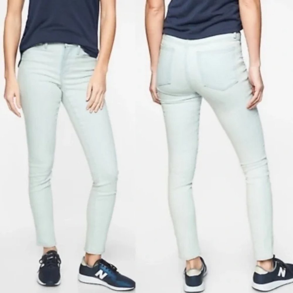 Athleta Sculptek Light Wash Skinny Jeans Size 8